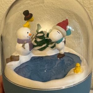 Hallmark Keepsake Peanuts Ornament‎ 1995 Snoopy Woodstock Light And Motion